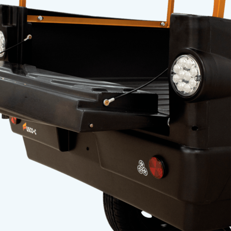 triciclo-fusco-cacamba-polietileno-laterna-traseira